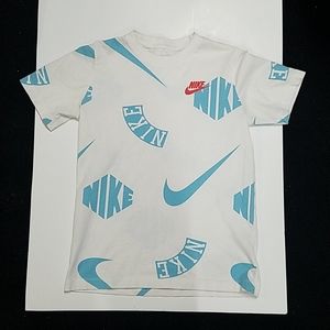 Youth Boys Nike T-shirt Large